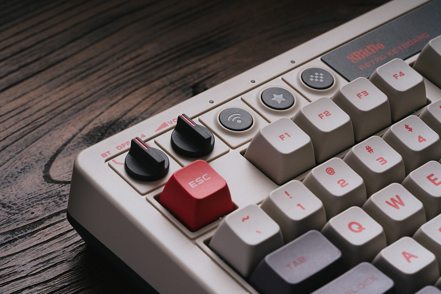 لوحة مفاتيح ميكانيكية 8Bitdo R - مراجعة Retro Gaming Usb وسعره